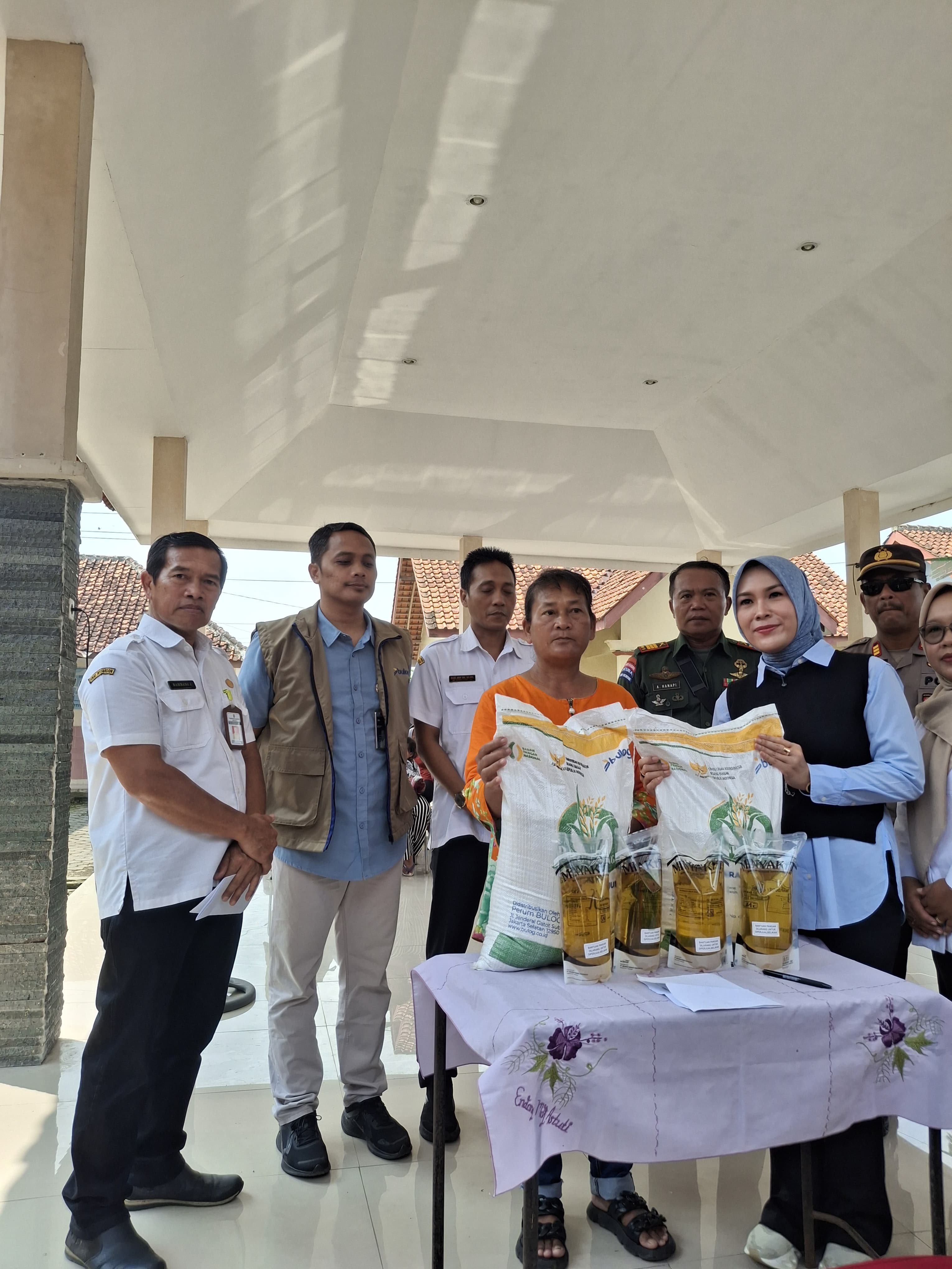 Penyaluran Bantuan Pangan Beras dan Minyak Goreng Kabupaten Boyolali Alokasi Februari-Maret 2026 Kecamatan Sawit | 7 April 2026